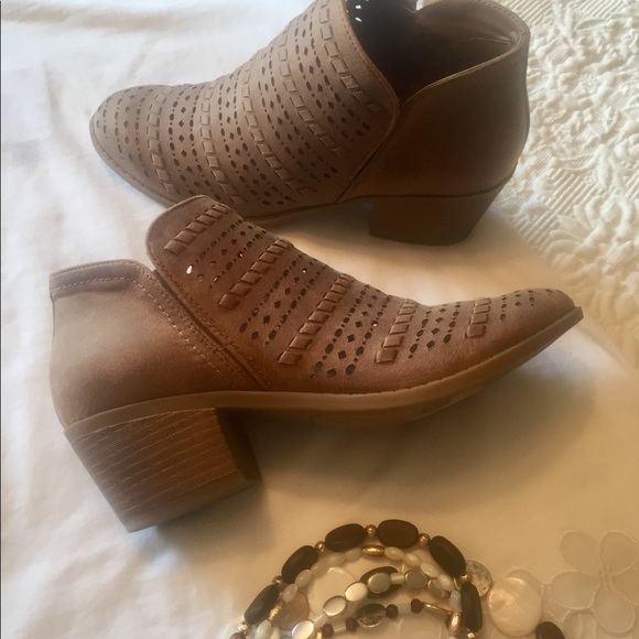 Fergalicious Shoes - 🎉HOST PICK! 🎉 NEW!☀️ Fergalicious Boot☀️